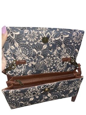 NWT Frye & Co. Navy Floral
Mustard Maggie Crossbody Bag